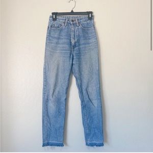 Vintage Levi's High Rise Straight Leg Mom Jeans in Medium Blue